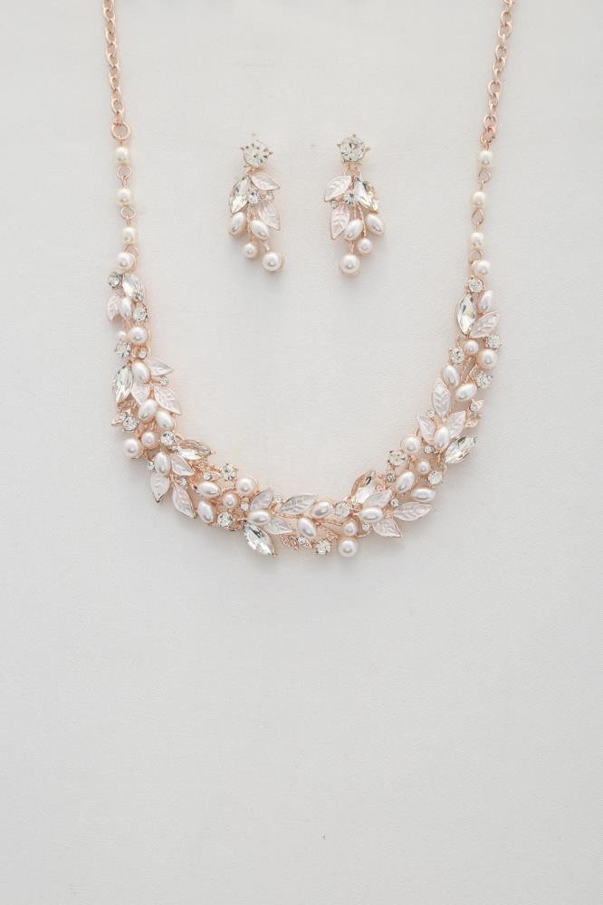 Leaf Pattern Pearl Crystal Necklace - ZLA